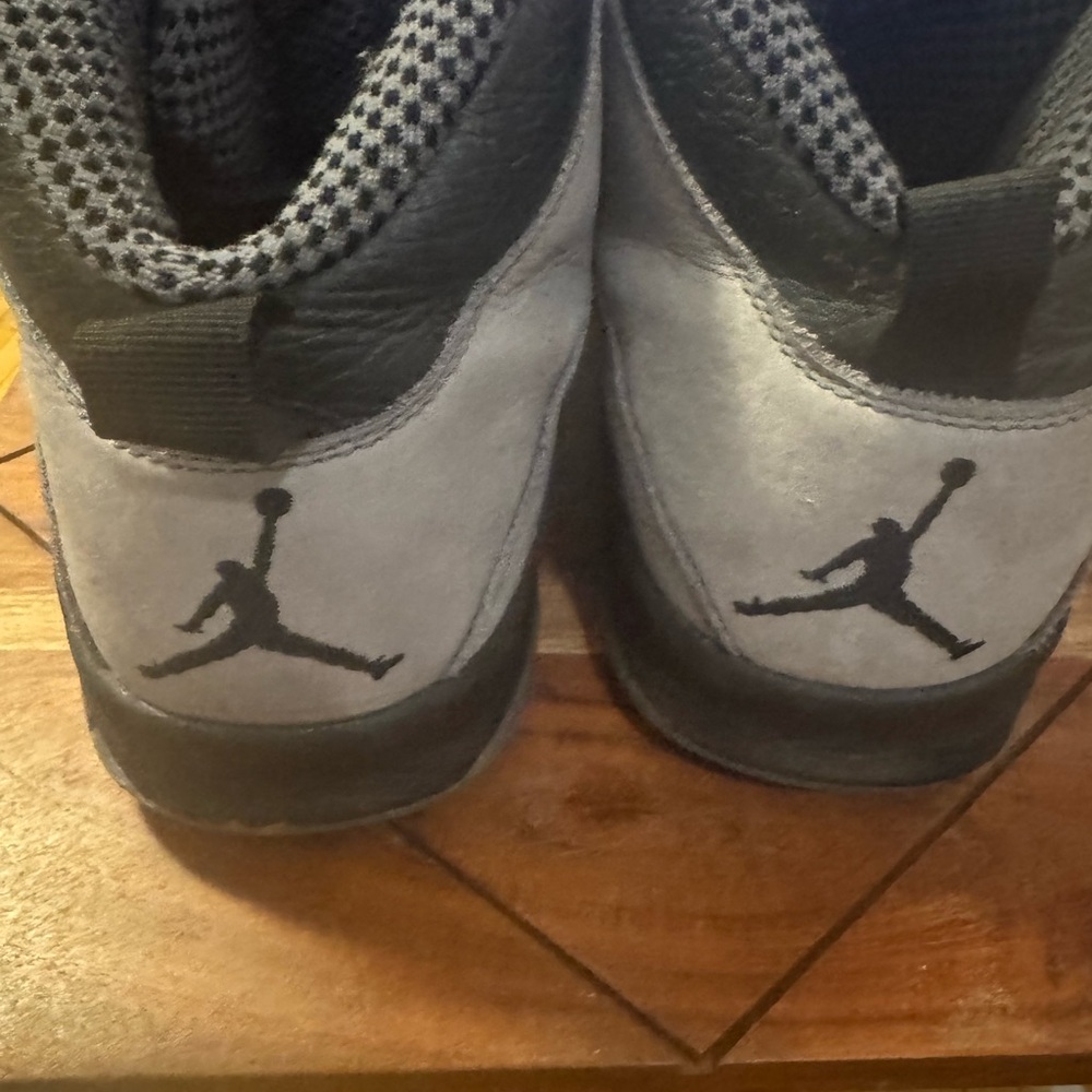 Jordan 10 Retro Cool Grey Red Accents - Picture 3 of 5